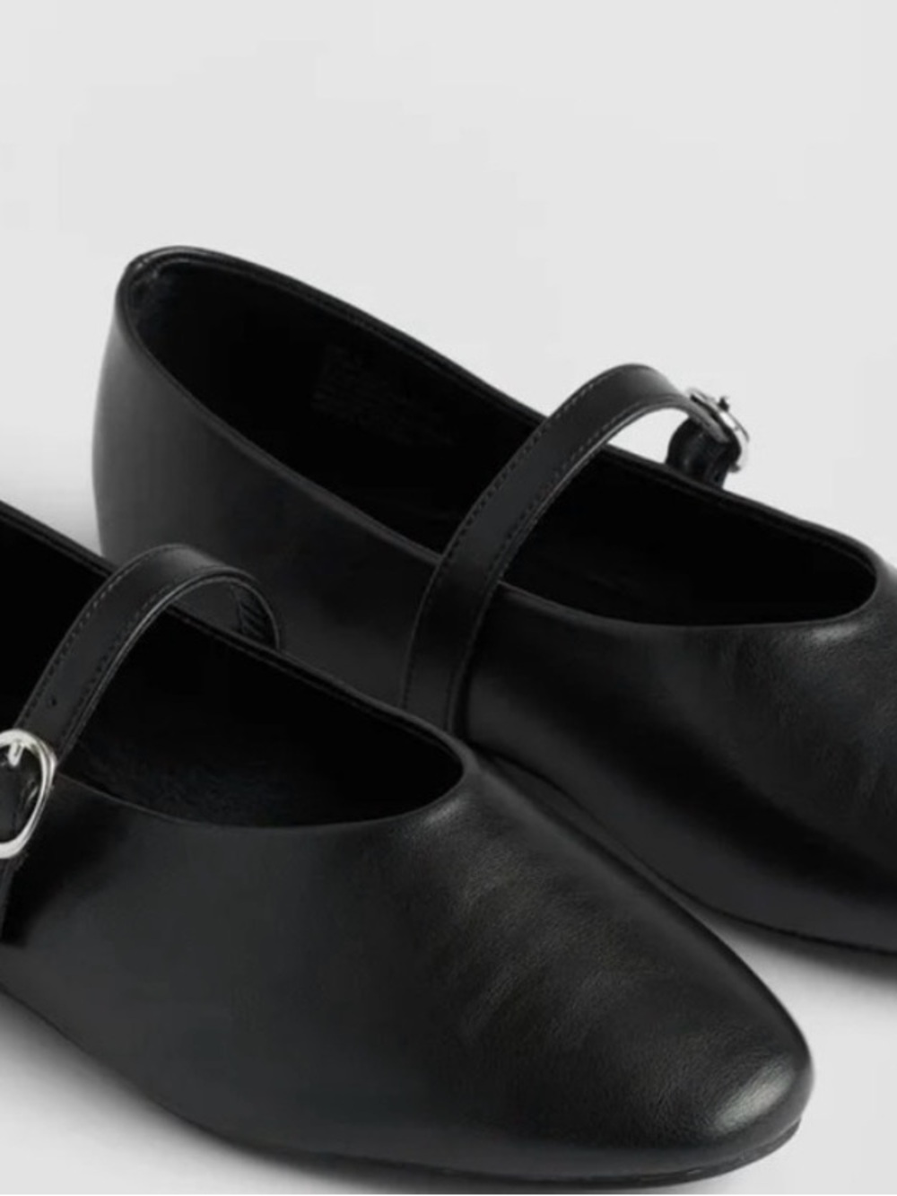 GAP Black Mary Jane Flats with Buckle—Size 7